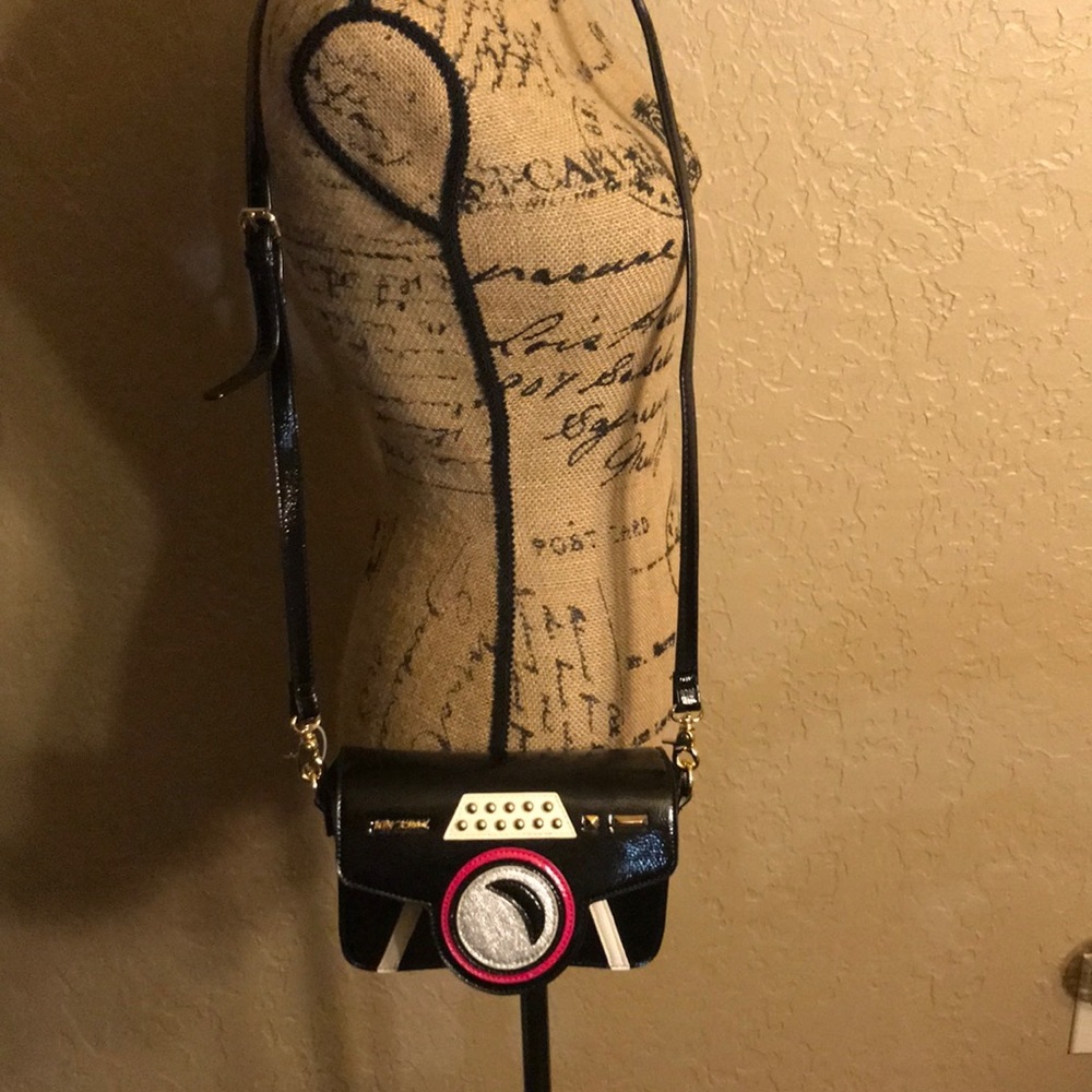 🌺BetseyJohnson  Black Camera Crossbody Purse. - Picture 7 of 7